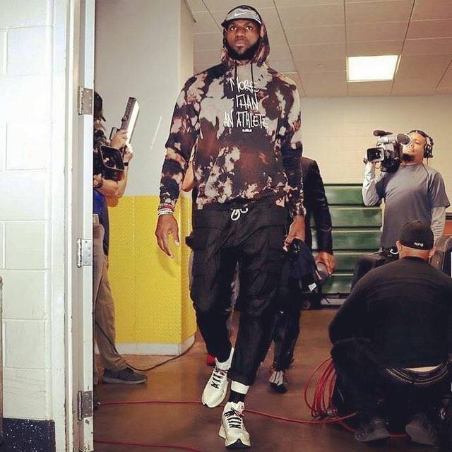 罗马诺：去年冬窗曼联引进埃德松未果，现在他已经大降价了（罗马诺：曼联去年冬窗未能签下埃德松，如今转会费已大幅下调）