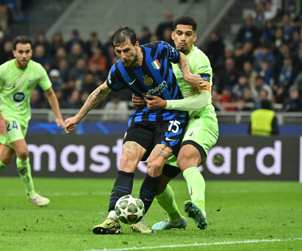 时报：曼城只想纯租借埃切韦里，罗马对这种方式并不信服（时报：曼城倾向只租不买引进埃切韦里，罗马对此存疑）