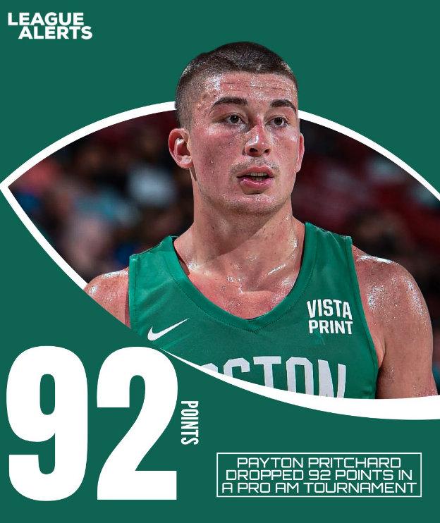 意甲半场：曼德拉戈拉、恩杜尔破门，佛罗伦萨3-0十人乌迪内斯（意甲半场战报：曼德拉戈拉、恩杜尔先后破门，佛罗伦萨3-0领先少一人的乌迪内斯）