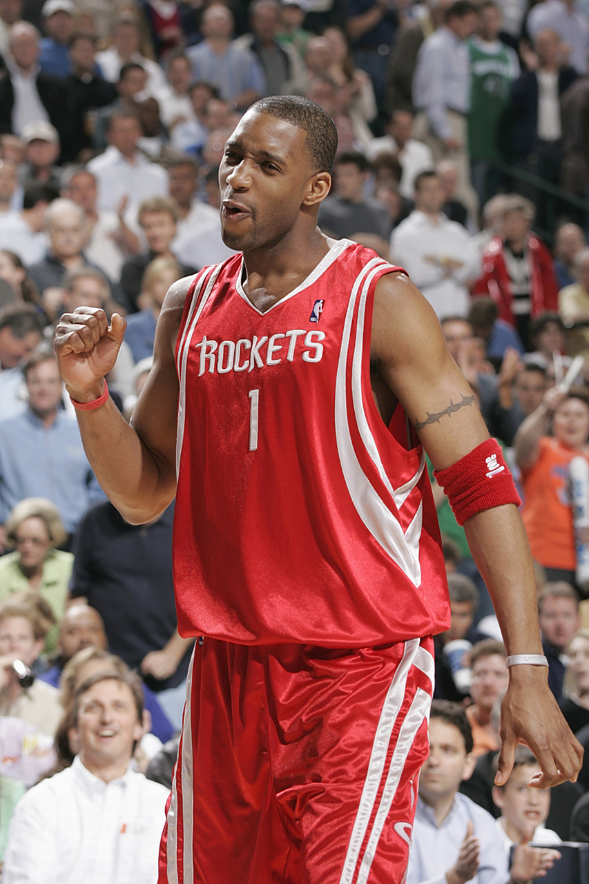 阿森纳在阿斯顿维拉的惊险失利使得争冠形势更加复杂（阿森纳客场险负阿斯顿维拉，冠军争夺战再添变数）