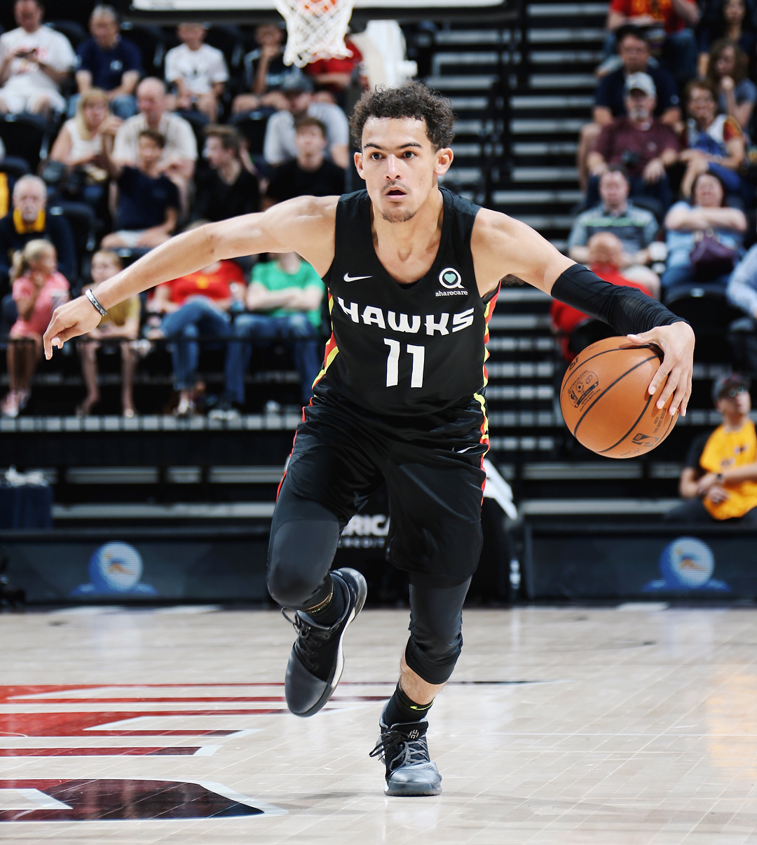 巴媒：内马尔左膝疼痛，或将缺席桑托斯的下一场比赛（据巴媒报道，内马尔左膝不适，可能缺席桑托斯下轮比赛）