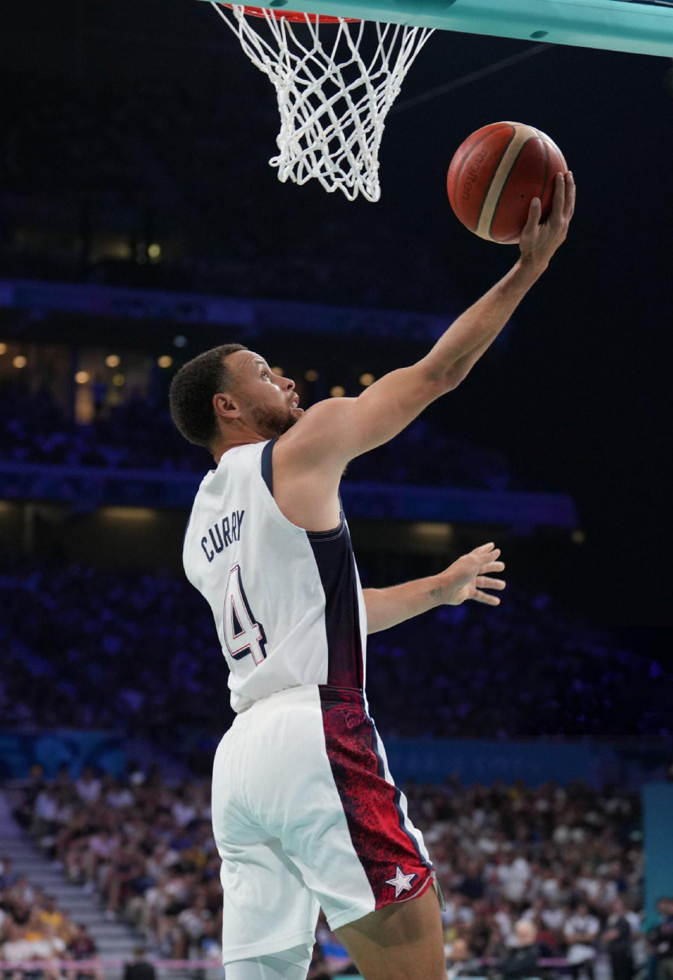 足球国足再次加练射门，教练组严要求（国足再度强化射门训练，教练组从严把关）