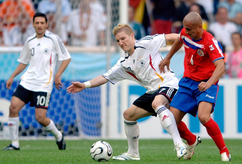 足协杯官方发布决赛纪念产品：纪念徽章38元，围巾58元（足协杯官宣决赛纪念周边：徽章38元、围巾58元）