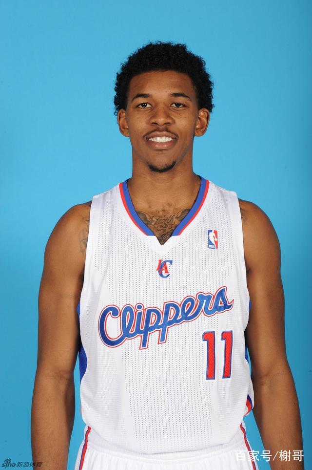 英超半场：塞梅尼奥进球被吹，切尔西暂0-0伯恩茅斯（英超半场战报：塞梅尼奥破门无效，切尔西与伯恩茅斯互交白卷）