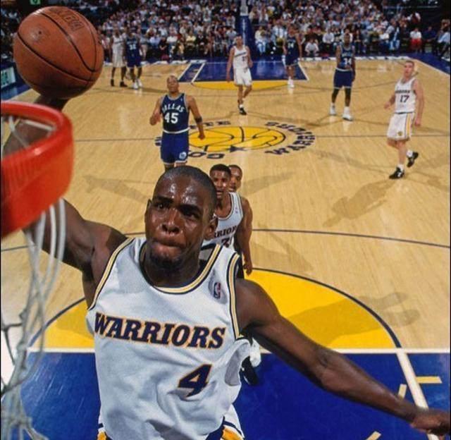 阿斯：皇马决定将圣地亚哥-伯纳乌球场简化命名为伯纳乌球场（阿斯：皇马决定将圣地亚哥-伯纳乌简化为伯纳乌球场）