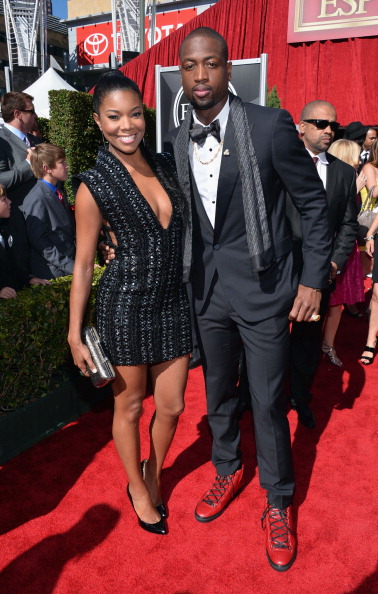 群星闪耀！长虹携手滑雪世界杯，书写“科技+体育”共赢新篇（星光汇聚！长虹联袂滑雪世界杯，开启科技+体育共融新篇）