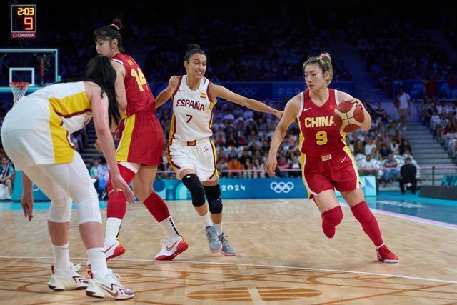 马尔蒂尼：希望意大利进世界杯；不会去米兰以外的任何俱乐部（马尔蒂尼：盼意大利晋级世界杯，除米兰外不考虑任何俱乐部）