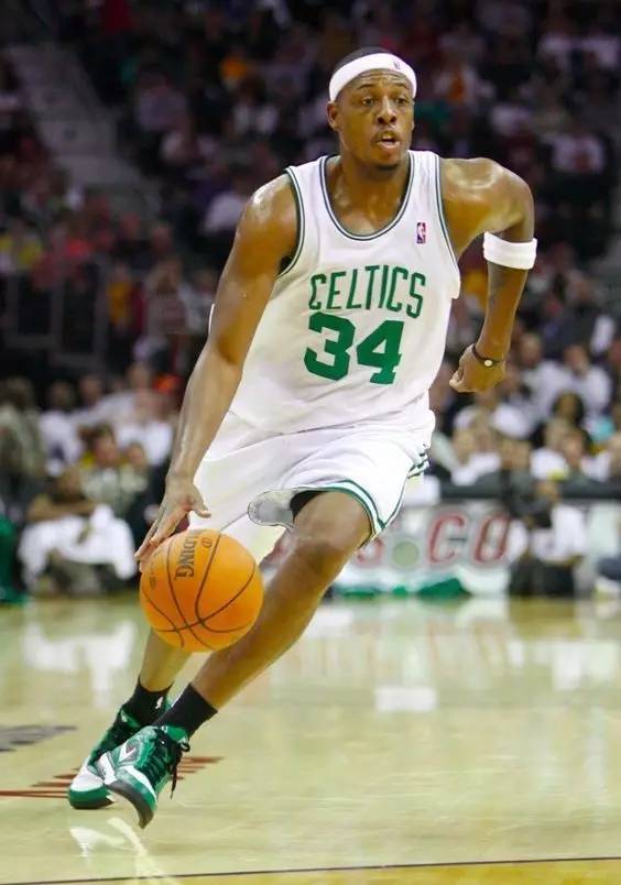 罗伯特·桑切斯是自2010年切赫以来首位英超送助攻的切尔西门将（罗伯特·桑切斯成为切尔西自2010年切赫后首位在英超送出助攻的门将）