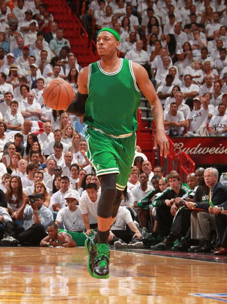 3C：骨上的钢板是我考虑退役原因之一；弗里克说表现好能抽烟（3C：骨内钢板让我考虑退役；弗里克称表现出色可获抽烟许可）