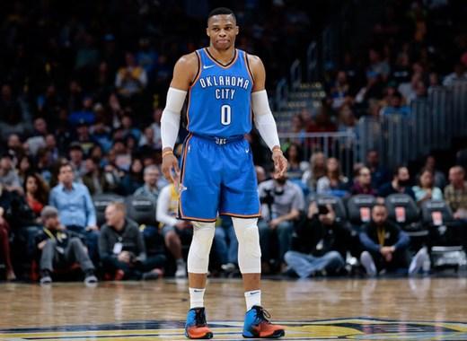 意媒：伊布、费拉拉入选米兰冬奥会火炬传递阵容（意媒：伊布、费拉拉被选为米兰冬奥会火炬手）