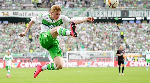 国米赛中年轻球员崛起，老将挣扎，球队面临转型与平衡挑战。（国米新人崛起、老将乏力，球队步入转型与平衡大考）