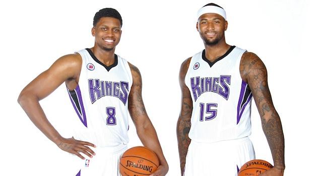 王哲林在昨晚的比赛中表现出色，展现了他作为球队核心的能力和实力。（王哲林昨夜高光发挥，彰显其球队核心地位与实力）